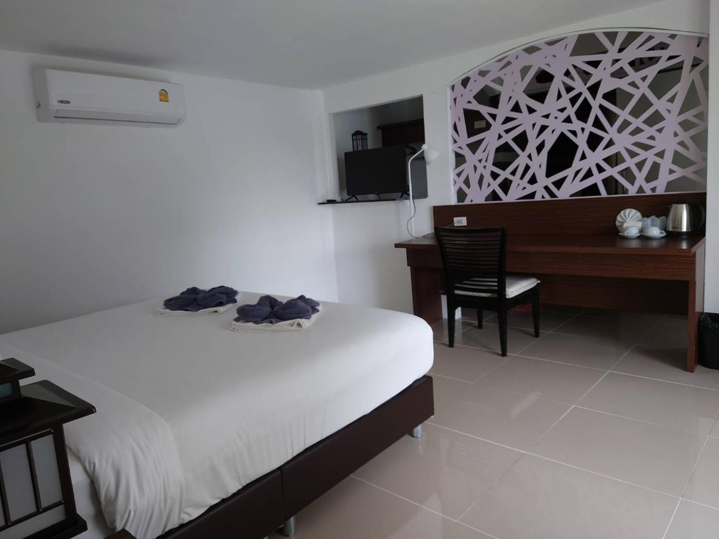 On The Hill Karon Resort Exterior foto