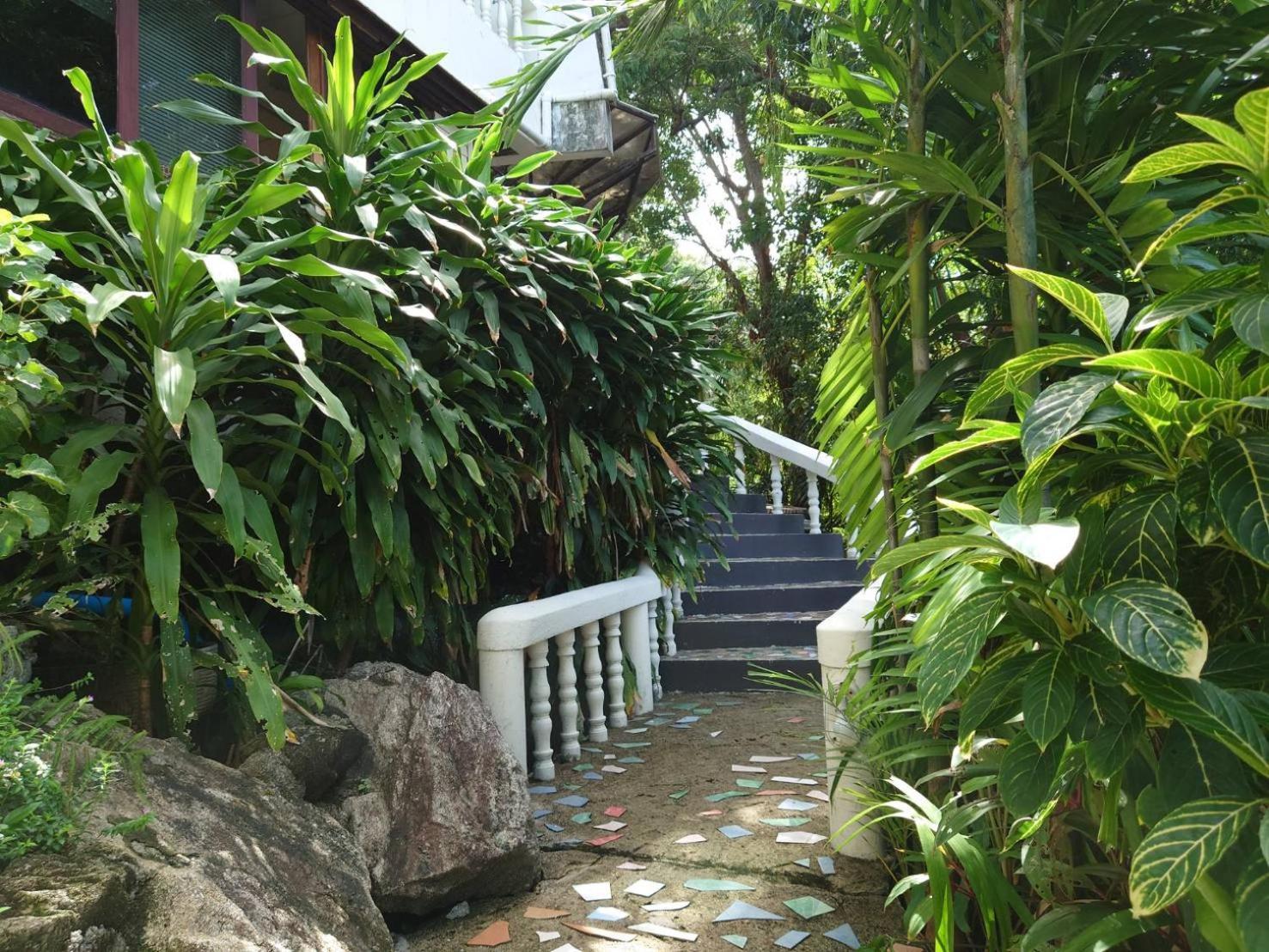 On The Hill Karon Resort Exterior foto