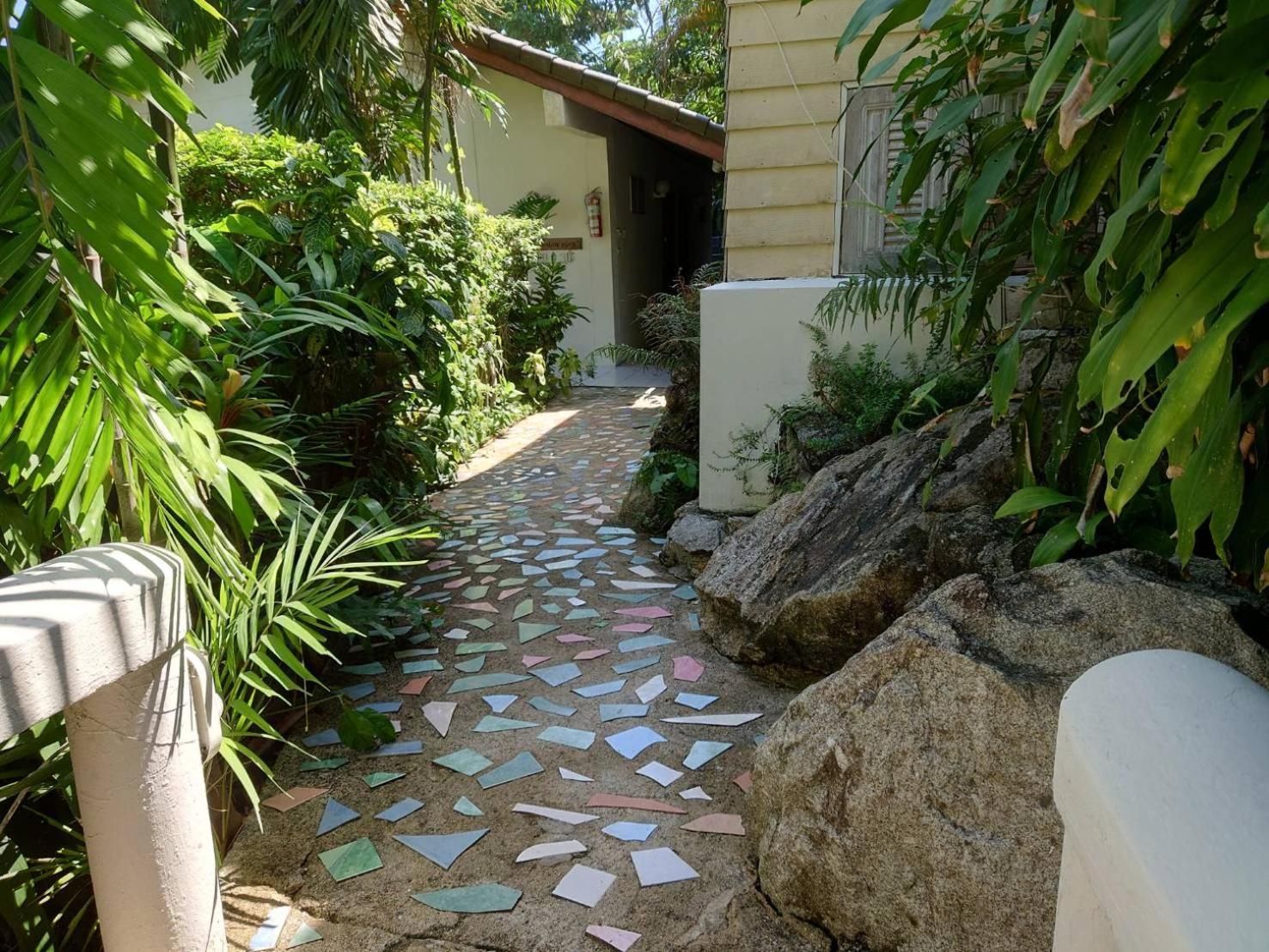 On The Hill Karon Resort Exterior foto