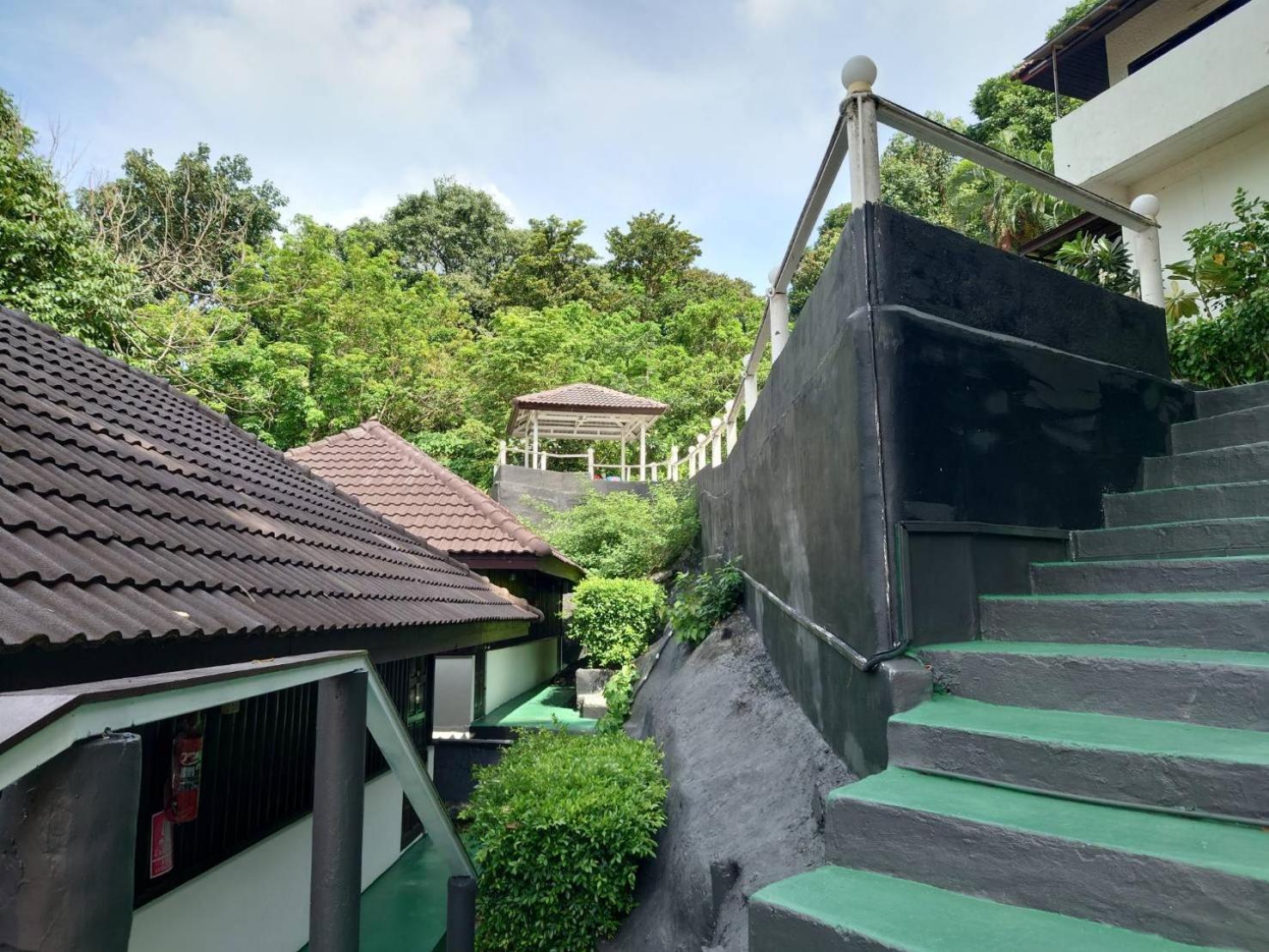 On The Hill Karon Resort Exterior foto